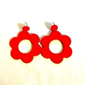 Retro Red Open Flower Earrings NWOT